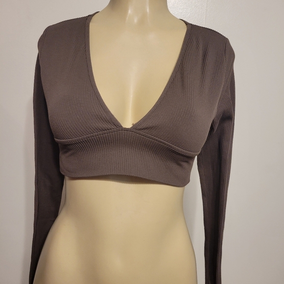 Garage Green Long Sleeved Crop Top  Medium Summer Y2K V-Neck - Picture 2 of 4